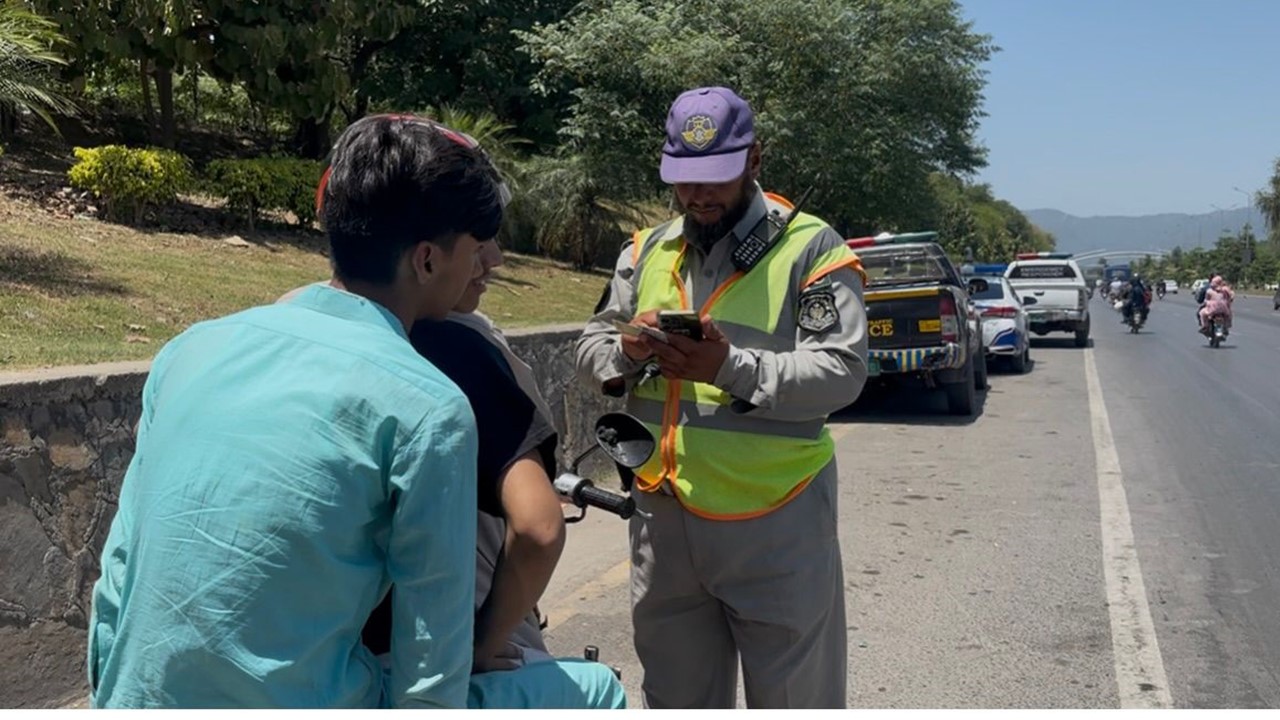 Over 72,000 Traffic Violators Penalized in Islamabad during August