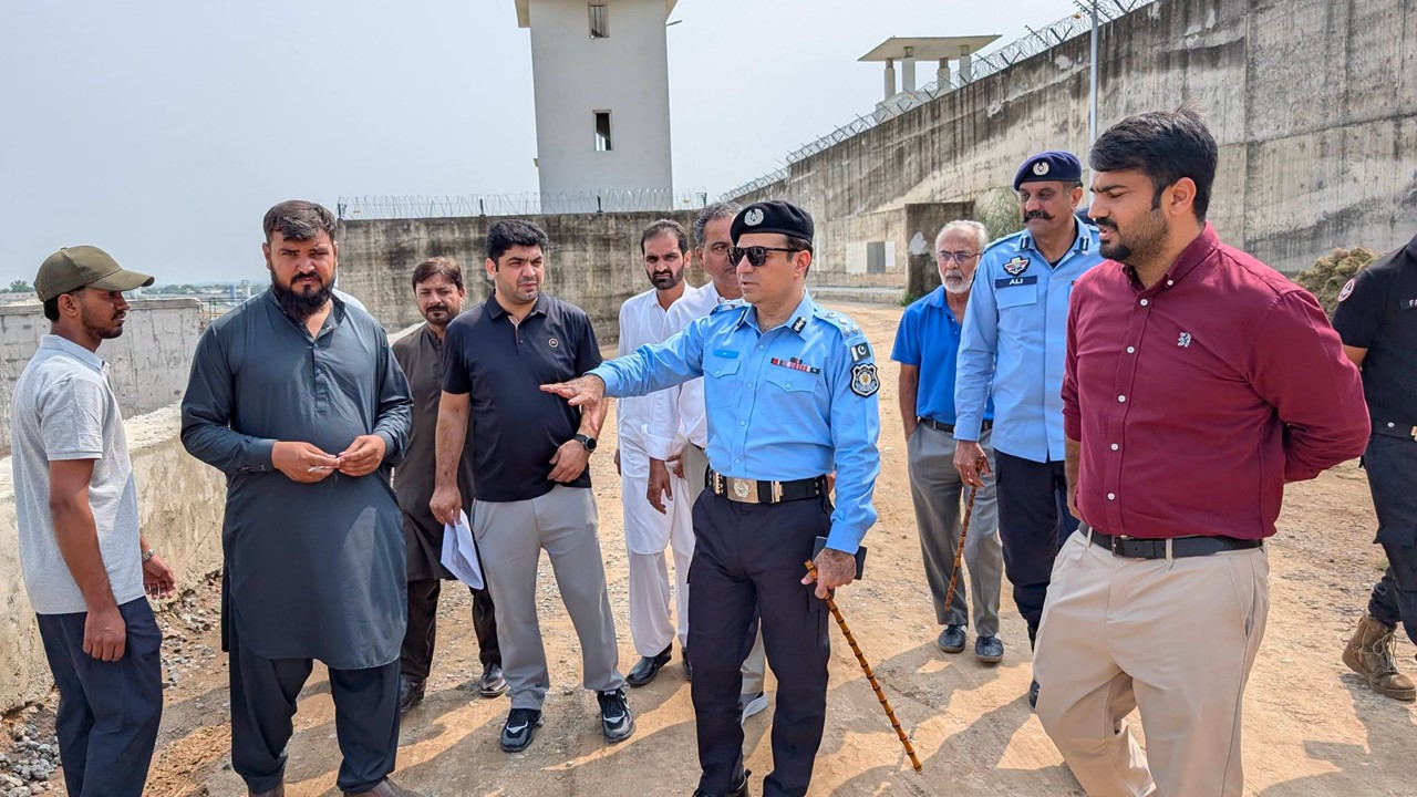 DIG Islamabad Ali Wasim Visits Under-Construction Jail, Reviews Construction and Security Arrangements