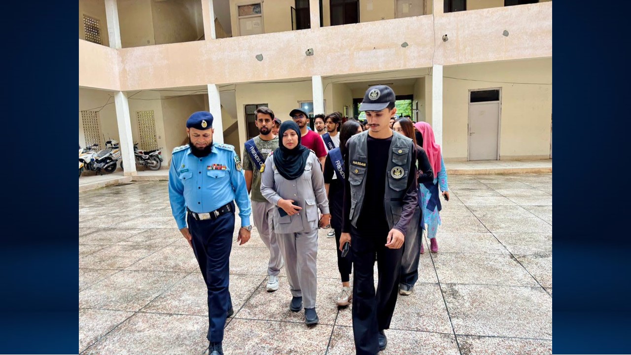 Student volunteers of CUST University visits Security Division