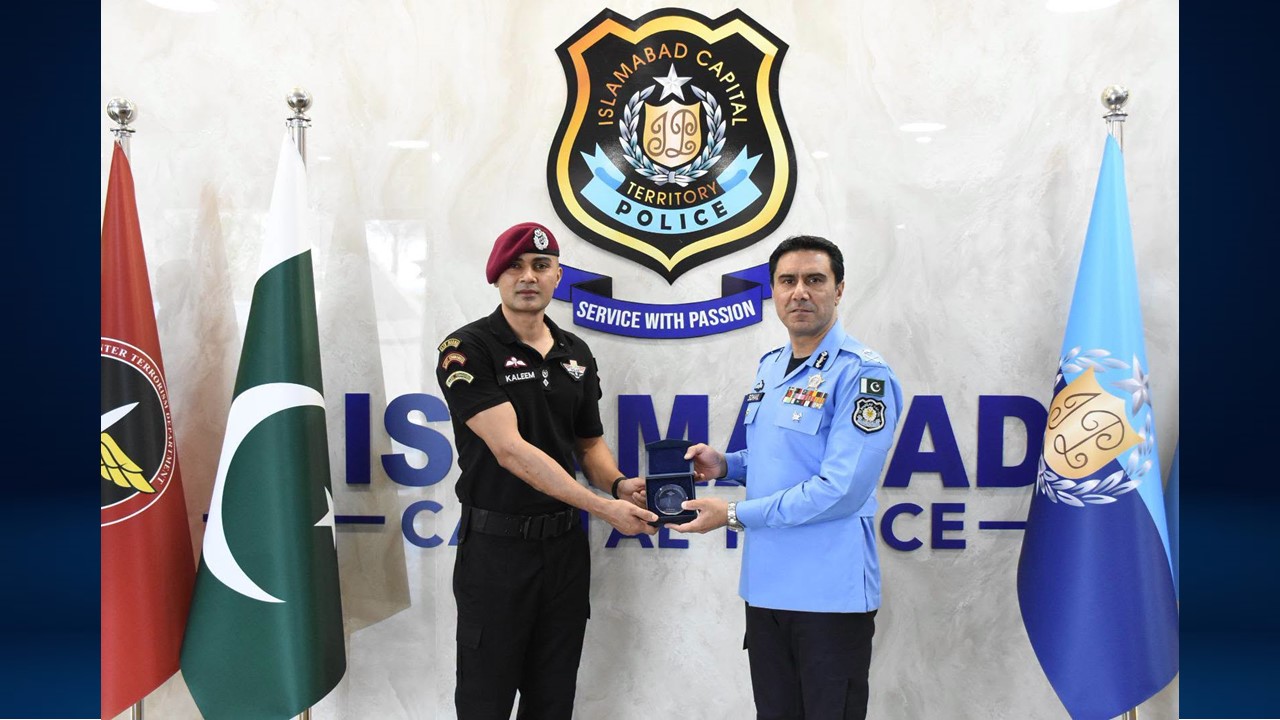 IGP Islamabad Appreciates Police Officers for Outstanding Public Service, Awards Certificates of Appreciation