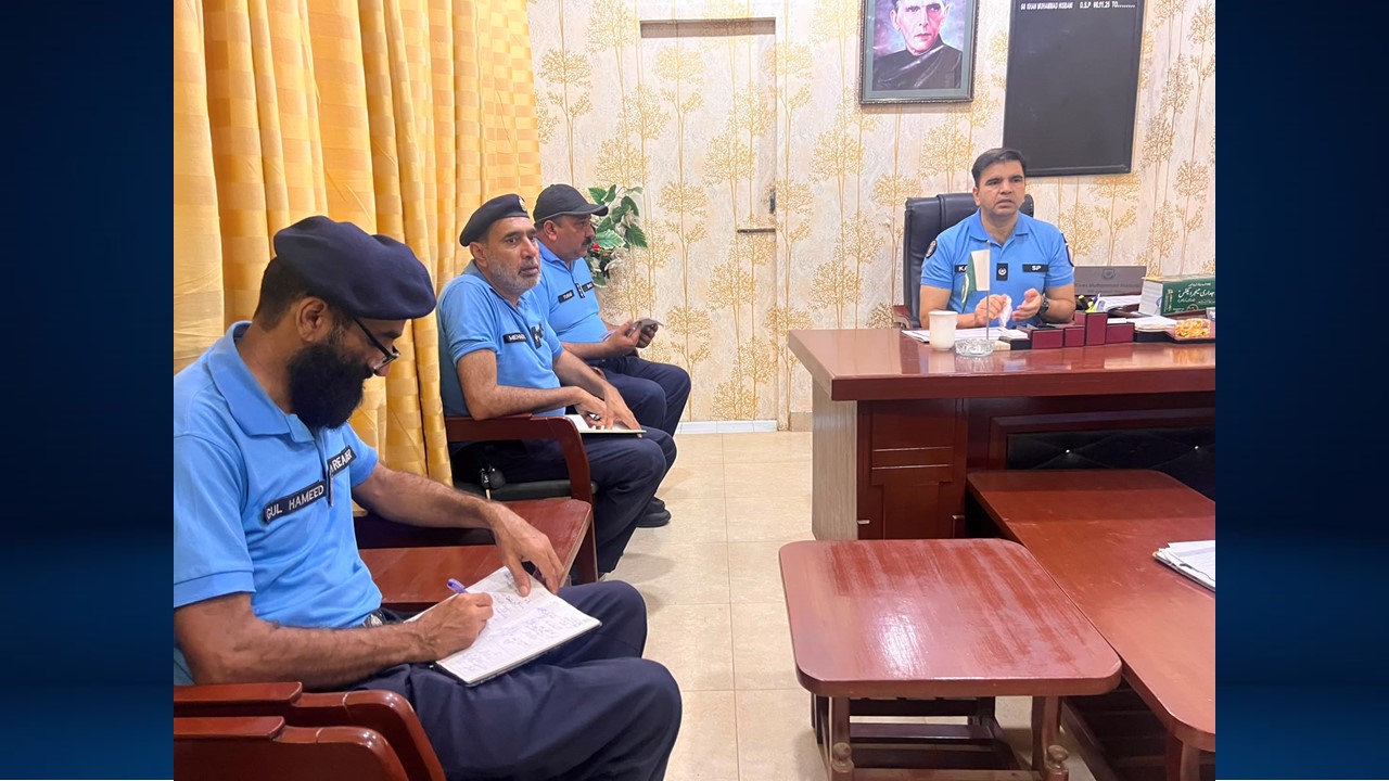 SP Saddar Zone Orders Swift Action Against Criminals and Proclaimed Offenders