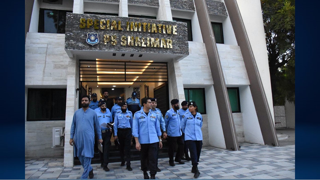 IGP Islamabad Visits Kohsar, Shalimar and Secretariat Police Stations; Directs Improvement of Facilities