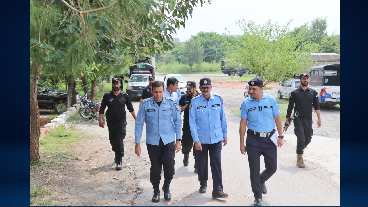 DIG Security Rana Umar Farooq Directs Timely Completion of Police Welfare and Development Projects