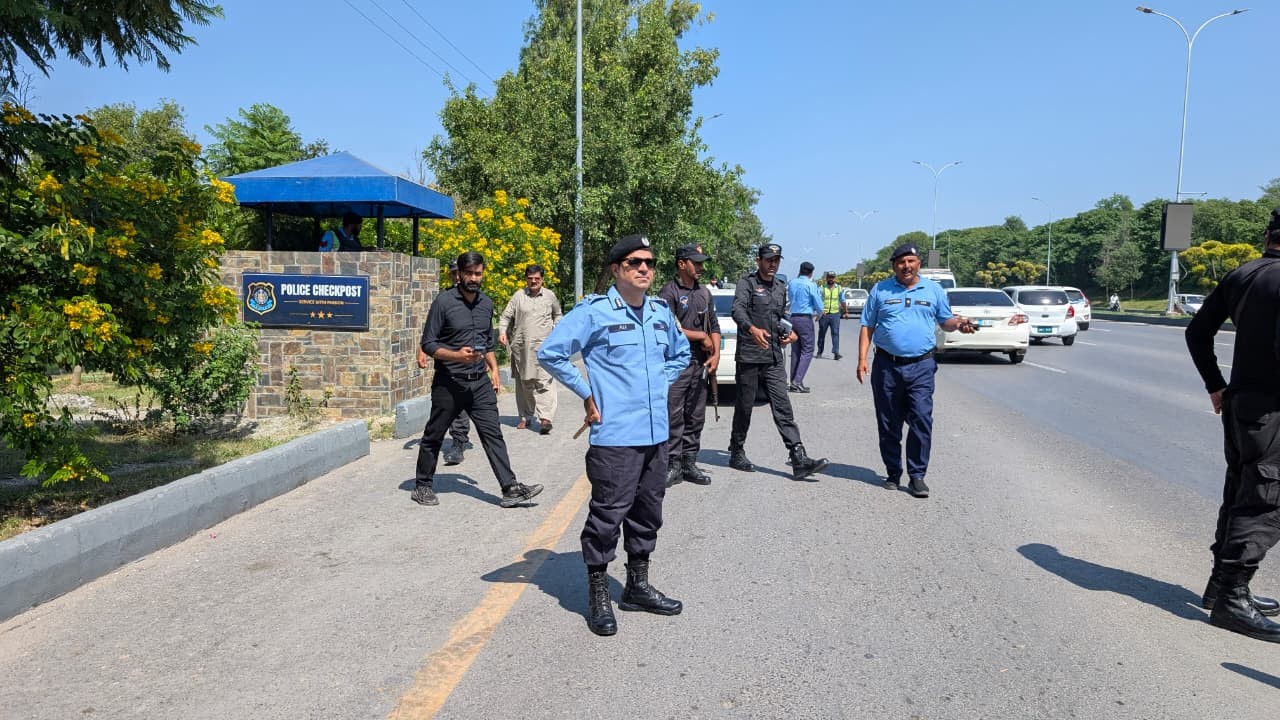 DIG Islamabad Ali Wasim Inspects Police Stations, Reviews Security Arrangements at Zero Point Checkpoint