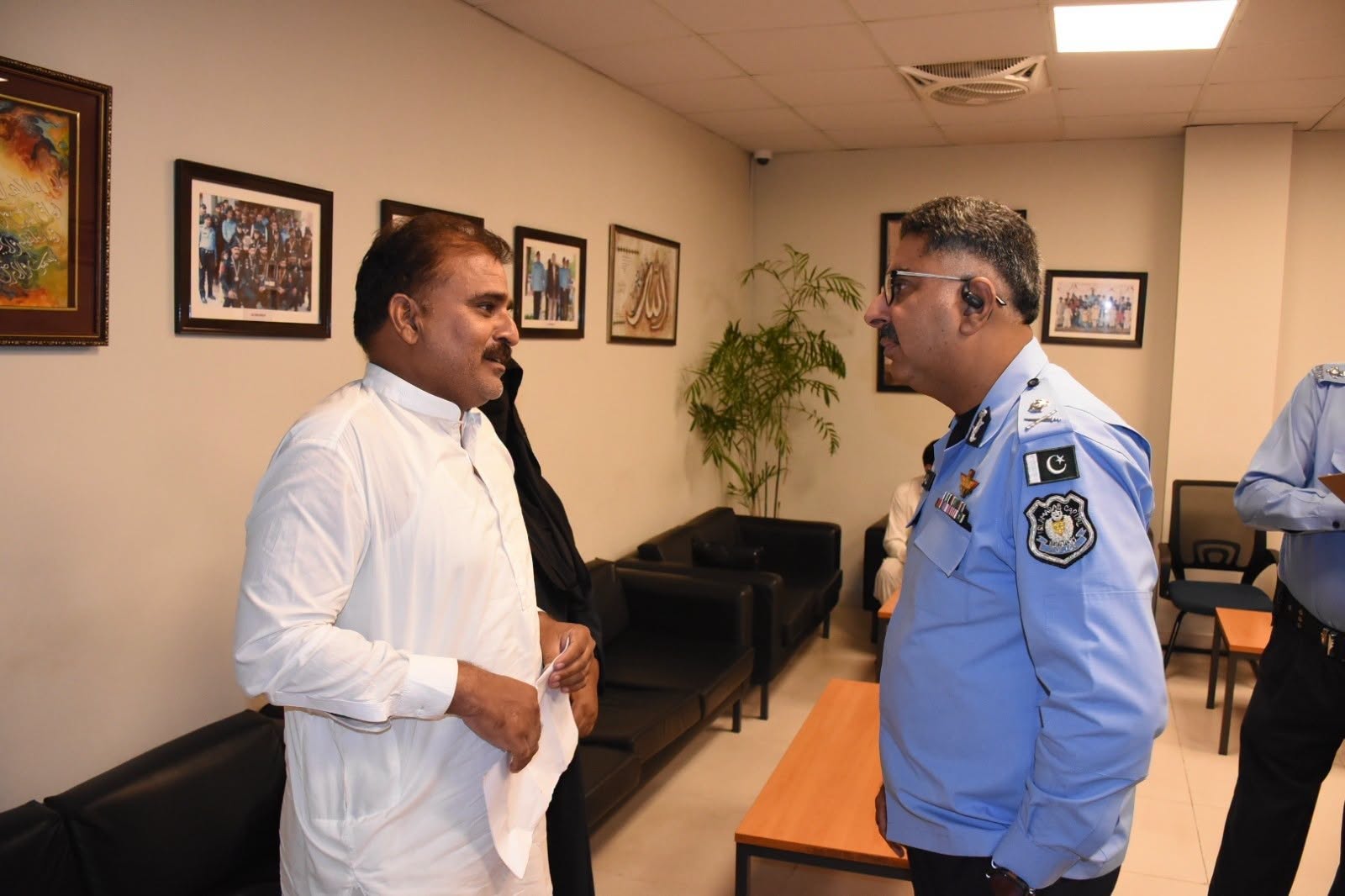 IGP Islamabad Syed Ali Nasir Rizvi Holds Khuli Katchery to Address Public Grievances